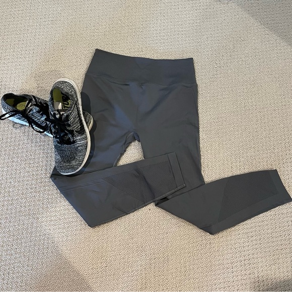 Lululemon Size 8 Grey Legging - Picture 1 of 5